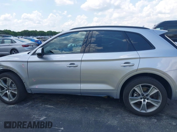 2025 Audi Q5 S line Premium z VIN WA1GAAFYXS2020823, wystawiony jako IAAI lot #42318926 z przebiegiem 9805 mil mil oraz . Historia ofert i sprzedaży dostępna na DreamBid. Obrazek 15.