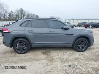 2021 Volkswagen Atlas SE with VIN 1V2PE2CAXMC231037, listed as a IAAI auction lot 41380581 with 40,889 mi miles and . Bid and sale history available at DreamBid. Image 13.
