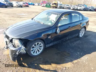 2011 BMW 3 Series 328i xDrive z VIN WBAPK7C51BA970796, wystawiony jako IAAI lot #41886963 z przebiegiem 143 619 mil mil oraz . Historia ofert i sprzedaży dostępna na DreamBid. Obrazek 2.