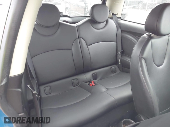 2011 MINI Hardtop with VIN WMWSU3C55BT252427, listed as a IAAI auction lot 42118852 with 151,077 mi miles and . Bid and sale history available at DreamBid. Image 8.
