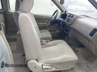 1998 Nissan Frontier XE z VIN 1N6DD26S6WC353583, wystawiony jako IAAI lot #42253701 z przebiegiem Nie podano mil oraz . Historia ofert i sprzedaży dostępna na DreamBid. Obrazek 5.