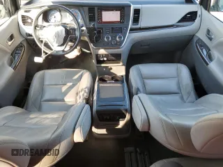 2019 Toyota Sienna XLE Auto Access Seat with VIN 5TDYZ3DC4KS993338, listed as a Copart auction lot 44029395 with 71,430 mi miles and Salvage Title. Bid and sale history available at carsss.com. Image 8.