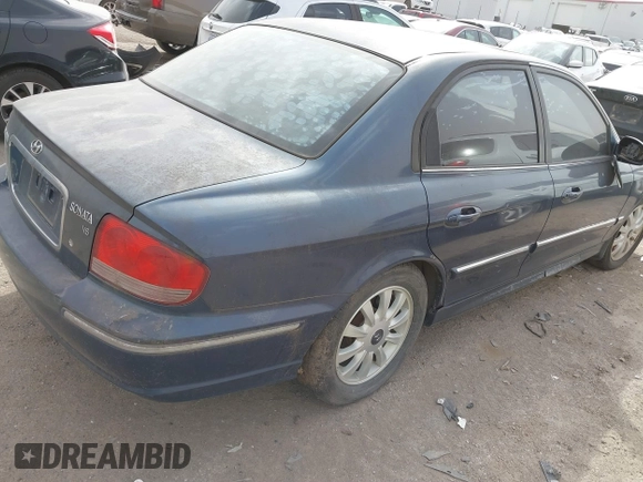 2005 Hyundai Sonata GLS with VIN KMHWF35H75A108959, listed as a IAAI auction lot 41758356 with 153,354 mi miles. Bid and sale history available at carsss.com. Image 4.