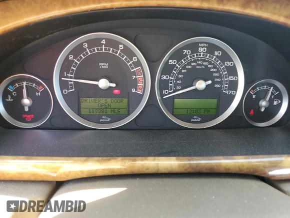 2005 Jaguar S-Type z VIN SAJWA01T65FN42855, wystawiony jako Copart lot #54888685 z przebiegiem 119 881 mil mil oraz Szkody całkowita. Historia ofert i sprzedaży dostępna na DreamBid. Obrazek 9.
