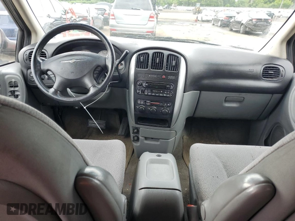2006 Chrysler Town & Country Touring z VIN 2A4GP54L56R631489, wystawiony jako Copart lot #58981685 z przebiegiem 242 106 mil mil oraz Szkoda całkowita • Salvage title. Historia ofert i sprzedaży dostępna na DreamBid. Obrazek 8.