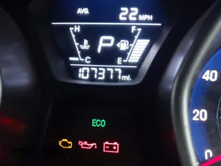2015 Hyundai Elantra SE z VIN 5NPDH4AE7FH616818, wystawiony jako IAAI lot #41784684 z przebiegiem 107 377 mil mil oraz . Historia ofert i sprzedaży dostępna na DreamBid. Obrazek 15.