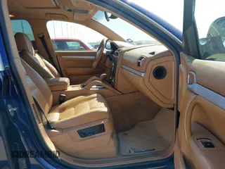 2006 Porsche Cayenne with VIN WP1AA29P86LA26221, listed as a IAAI auction lot 41863670 with 136,359 mi miles. Bid and sale history available at carsss.com. Image 5.