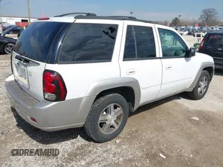 2008 Chevrolet TrailBlazer LT w/3LT with VIN 1GNDT13S482197855, listed as a IAAI auction lot 41899616 with 105,166 mi miles. Bid and sale history available at carsss.com. Image 4.