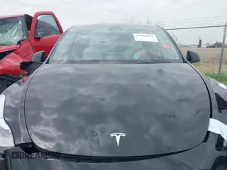 2021 Tesla Model Y Long Range with VIN 5YJYGAEE5MF305655, listed as a IAAI auction lot 41860993 with 50,750 mi miles. Bid and sale history available at carsss.com. Image 20.