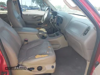 2000 Ford Expedition Eddie Bauer z VIN 1FMPU18L4YLA55368, wystawiony jako IAAI lot #42195865 z przebiegiem Nie podano mil oraz . Historia ofert i sprzedaży dostępna na DreamBid. Obrazek 5.