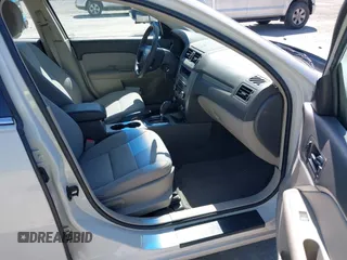 2011 Ford Fusion SE with VIN 3FAHP0HA5BR265484, listed as a IAAI auction lot 42095227 with 81,664 mi miles. Bid and sale history available at carsss.com. Image 5.