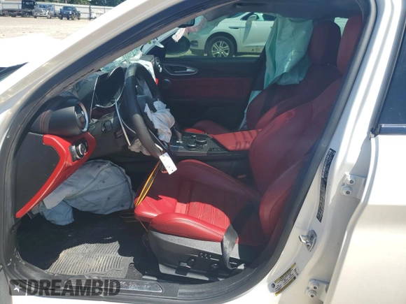 2018 Alfa Romeo Giulia Ti Sport с VIN ZARFAECN3J7599728, выставлен на аукционе Copart как лот 66533745 с пробегом Не указан миль и Списание • Salvage title. История ставок и продаж доступна на DreamBid. Изображение 7.