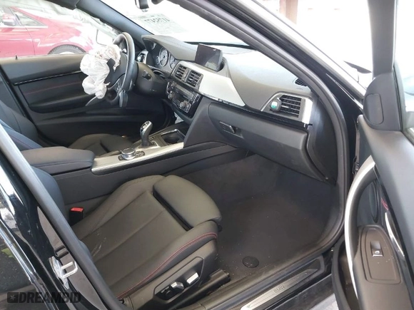 2018 BMW 3 Series 330i xDrive with VIN WBA8D9G56JNU70886, listed as a IAAI auction lot 41752477 with 35,960 mi miles. Bid and sale history available at carsss.com. Image 5.