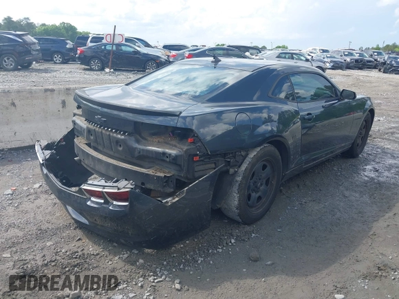 2013 Chevrolet Camaro LS z VIN 2G1FA1E39D9206888, wystawiony jako IAAI lot #42170703 z przebiegiem 169 661 mil mil oraz . Historia ofert i sprzedaży dostępna na DreamBid. Obrazek 4.