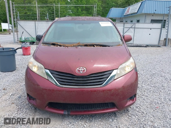 2011 Toyota Sienna LE AAS with VIN 5TDKK3DC2BS003748, listed as a IAAI auction lot 42142090 with 246,737 mi miles. Bid and sale history available at carsss.com. Image 12.