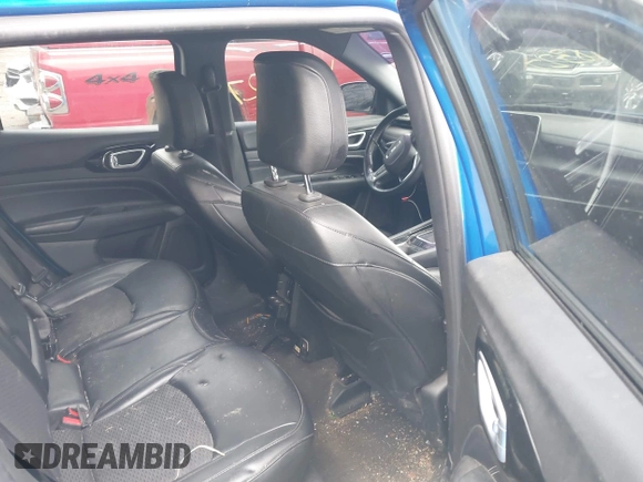 2022 Jeep Compass Latitude z VIN 3C4NJCBB9NT172153, wystawiony jako IAAI lot #41918327 z przebiegiem 95 504 mil mil oraz . Historia ofert i sprzedaży dostępna na DreamBid. Obrazek 8.