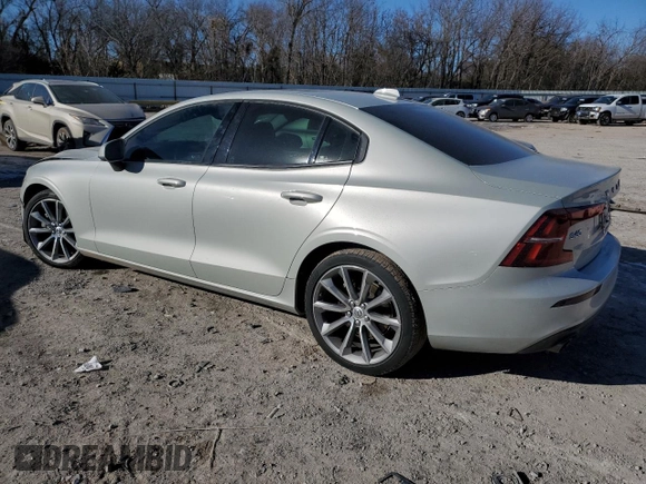 2020 Volvo S60 Momentum with VIN 7JR102FK5LG032402, listed as a Copart auction lot 38404724 with 45,382 mi miles. Bid and sale history available at carsss.com. Image 2.