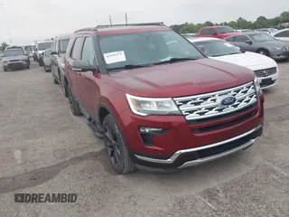 2018 Ford Explorer XLT z VIN 1FM5K7D87JGA87814, wystawiony jako IAAI lot #42393275 z przebiegiem 39 672 mil mil oraz . Historia ofert i sprzedaży dostępna na DreamBid. Obrazek 1.