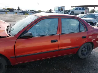 2001 Chevrolet Prizm z VIN 1Y1SK528X1Z406430, wystawiony jako IAAI lot #41789273 z przebiegiem 185 620 mil mil oraz . Historia ofert i sprzedaży dostępna na DreamBid. Obrazek 14.