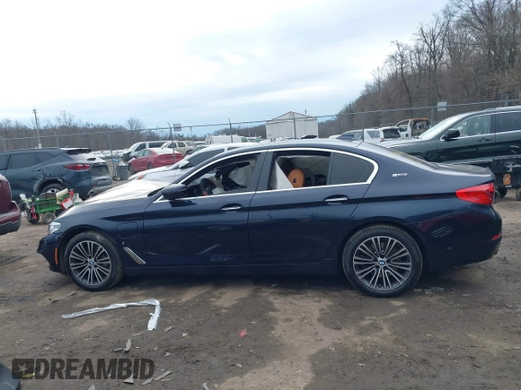2018 BMW 5 Series 530e with VIN WBAJA9C51JB252601, listed as a IAAI auction lot 41491422 with 35,148 mi miles and . Bid and sale history available at DreamBid. Image 13.