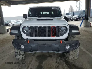 2024 Jeep Gladiator Mojave X с VIN 1C6JJTEGXRL105429, выставлен на аукционе Copart как лот 49850525 с пробегом 4 692 миль миль и Списание • Salvage title. История ставок и продаж доступна на DreamBid. Изображение 5.