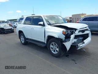 2021 Toyota 4Runner SR5 with VIN JTEMU5JR3M5944752, listed as a IAAI auction lot 42174806 with 31,838 mi miles and . Bid and sale history available at DreamBid. Image 1.