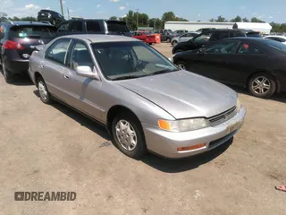1996 Honda Accord Value z VIN 1HGCD5699TA268484, wystawiony jako IAAI lot #42526936 z przebiegiem 149 529 mil mil oraz . Historia ofert i sprzedaży dostępna na DreamBid. Obrazek 1.