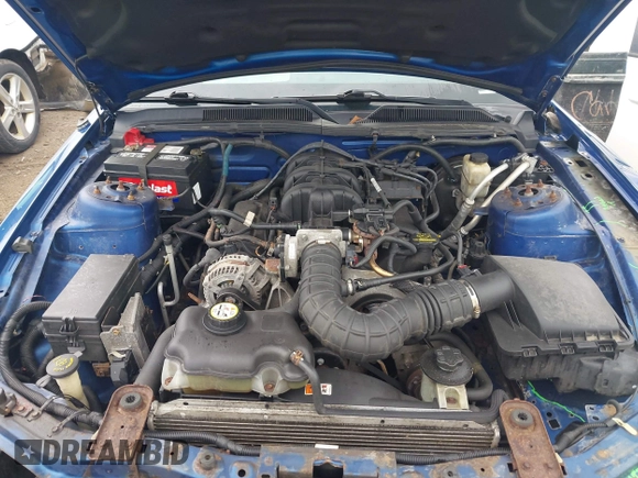 2009 Ford Mustang with VIN 1ZVHT80N795142637, listed as a IAAI auction lot 42595602 with 69,284 mi miles and . Bid and sale history available at DreamBid. Image 10.