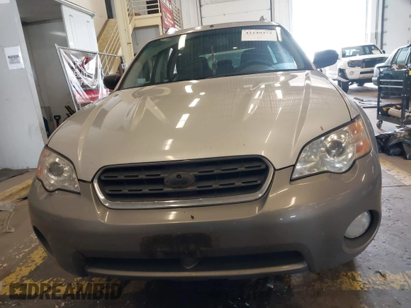 2006 Subaru Legacy Outback with VIN 4S4BP61C267362519, listed as a IAAI auction lot 42249372 with 189,159 mi miles and . Bid and sale history available at DreamBid. Image 12.