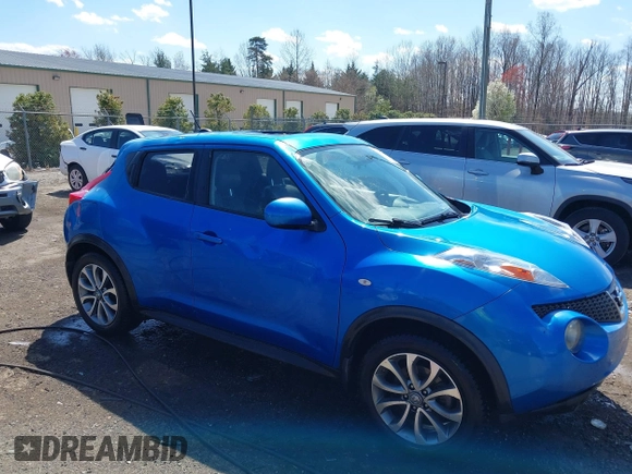2011 Nissan Juke SL with VIN JN8AF5MV6BT017333, listed as a IAAI auction lot 41888660 with 82,059 mi miles. Bid and sale history available at carsss.com. Image 1.