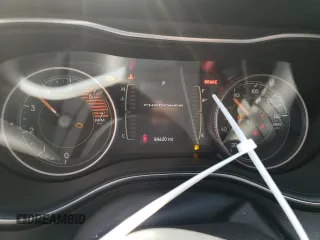 2019 Jeep Cherokee Latitude Plus z VIN 1C4PJMLN3KD333945, wystawiony jako Copart lot #56859834 z przebiegiem 84 620 mil mil oraz Szkoda całkowita • Salvage title. Historia ofert i sprzedaży dostępna na DreamBid. Obrazek 9.