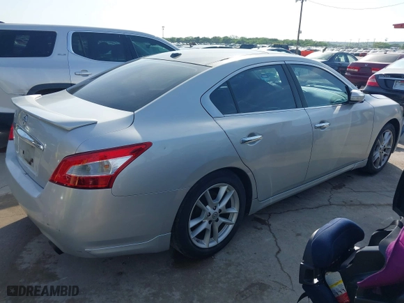 2009 Nissan Maxima 3.5 SV w/Sport Pkg with VIN 1N4AA51E49C803825, listed as a IAAI auction lot 42023733 with 291,039 mi miles. Bid and sale history available at carsss.com. Image 4.