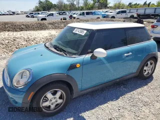 2008 MINI Hardtop with VIN WMWMF33518TT59583, listed as a Copart auction lot 50742985 with 101,831 mi miles and Clean Title. Bid and sale history available at DreamBid. Image 1.