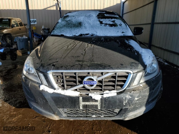 2013 Volvo XC60 T6 with VIN YV4902DZ5D2445725, listed as a Copart auction lot 41886585 with 96,094 mi miles and Salvage Title. Bid and sale history available at carsss.com. Image 5.