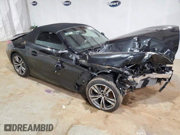 2025 BMW Z4 sDrive30i with VIN WBAHF3C06SWY43759, listed as a Copart auction lot 47839335 with 0 mi miles and Salvage Title. Bid and sale history available at carsss.com. Image 4.
