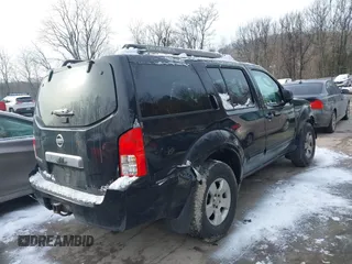 2005 Nissan Pathfinder SE with VIN 5N1AR18U85C756782, listed as a IAAI auction lot 41278886 with 209,555 mi miles. Bid and sale history available at carsss.com. Image 4.