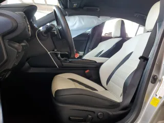 2021 Lexus IS 350 F Sport z VIN JTHGZ1B26M5040518, wystawiony jako Copart lot #55793755 z przebiegiem 42 837 mil mil oraz Szkoda całkowita • Salvage title. Historia ofert i sprzedaży dostępna na DreamBid. Obrazek 7.