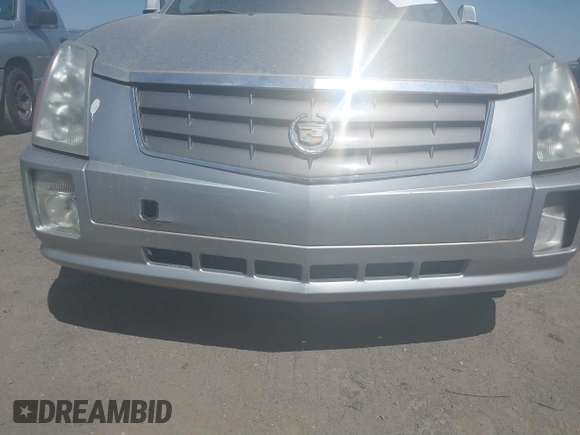 2005 Cadillac SRX with VIN 1GYEE63A150213815, listed as a IAAI auction lot 41894490 with 152,100 mi miles. Bid and sale history available at carsss.com. Image 6.