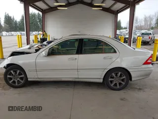 2007 Mercedes-Benz C 280 Luxury с VIN WDBRF54H97F880897, выставлен на аукционе IAAI как лот 41828391 с пробегом 177 644 миль миль и . История ставок и продаж доступна на DreamBid. Изображение 15.