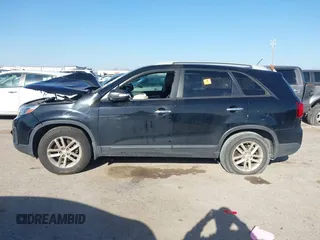 2014 Kia Sorento LX with VIN 5XYKT4A79EG482567, listed as a IAAI auction lot 41832550 with Not Provided miles and . Bid and sale history available at carsss.com. Image 14.