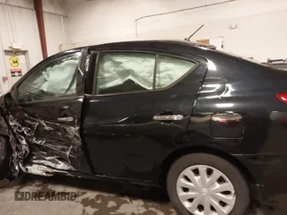 2014 Nissan Versa SV with VIN 3N1CN7AP3EK462106, listed as a IAAI auction lot 41636914 with 117,155 mi miles. Bid and sale history available at carsss.com. Image 15.