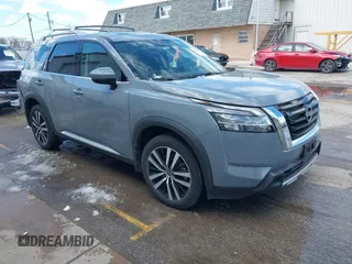 2023 Nissan Pathfinder Platinum с VIN 5N1DR3DK0PC207125, выставлен на аукционе IAAI как лот 41848785 с пробегом 22 068 миль миль и . История ставок и продаж доступна на DreamBid. Изображение 1.