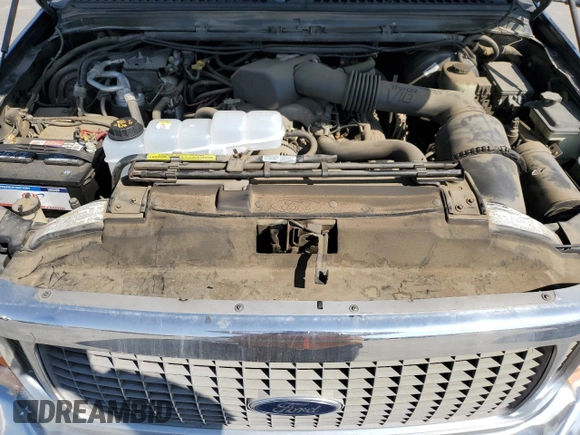2000 Ford Excursion Limited with VIN 1FMNU42S7YED53975, listed as a Copart auction lot 59947065 with 188,889 mi miles and Clean title. Bid and sale history available at DreamBid. Image 12.