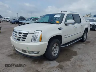 2010 Cadillac Escalade EXT z VIN 3GYVKLEF4AG171775, wystawiony jako IAAI lot #42413511 z przebiegiem Nie podano mil oraz . Historia ofert i sprzedaży dostępna na DreamBid. Obrazek 17.