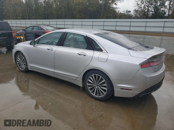 2019 Lincoln MKZ Standard with VIN 3LN6L5A91KR619118, listed as a Copart auction lot 82528044 with 10,541 mi miles and Salvage Title. Bid and sale history available at carsss.com. Image 2.
