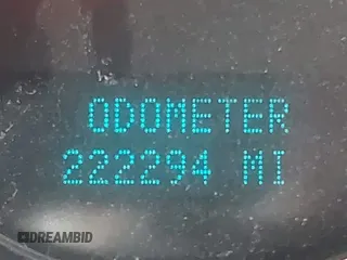 2008 Chevrolet Suburban LTZ z VIN 1GNFK163X8R176340, wystawiony jako IAAI lot #42236061 z przebiegiem 222 294 mil mil oraz . Historia ofert i sprzedaży dostępna na DreamBid. Obrazek 6.