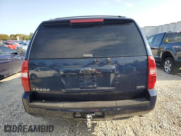 2008 Chevrolet Tahoe 2LT z VIN 1GNFC13088R139102, wystawiony jako Copart lot #52535205 z przebiegiem 260 619 mil mil oraz Czysty tytuł • Clean title. Historia ofert i sprzedaży dostępna na DreamBid. Obrazek 6.