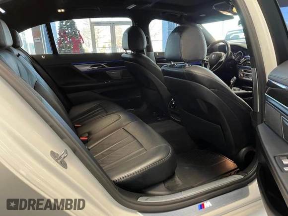 2018 BMW 7 Series 740i with VIN WBA7E2C50JG743251, listed as a Copart auction lot 46553935 with 60,974 mi miles and Clean Title. Bid and sale history available at carsss.com. Image 6.