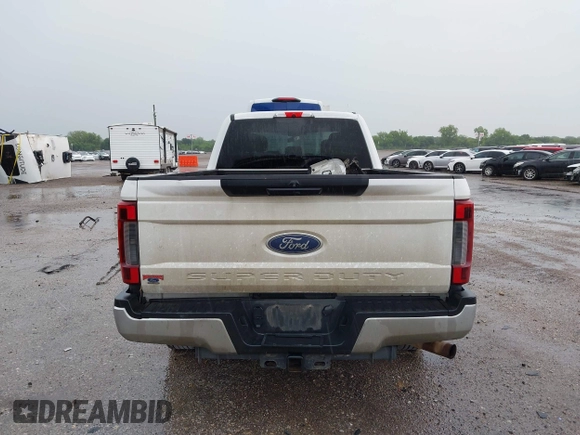 2017 Ford F-250 XLT z VIN 1FT7X2A65HEF11825, wystawiony jako IAAI lot #42193248 z przebiegiem 180 720 mil mil oraz . Historia ofert i sprzedaży dostępna na DreamBid. Obrazek 16.