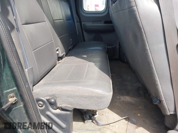 2003 Ford F-150 XL z VIN 1FTRX18L13NB27919, wystawiony jako IAAI lot #42313184 z przebiegiem 113 846 mil mil oraz . Historia ofert i sprzedaży dostępna na DreamBid. Obrazek 8.